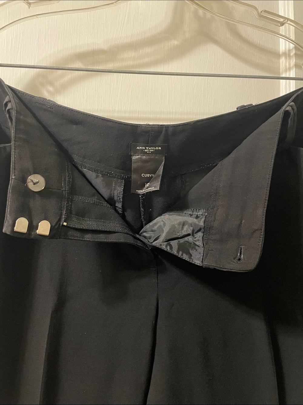 Ann Taylor Black Curvy Straight-Leg Dress Pants - Picture 3 of 5
